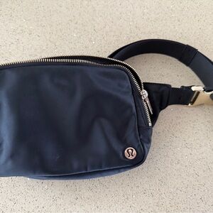 Lululemon Everywhere Belt Bag Large W/ Metal Hardware